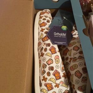 Toms women brunch flats